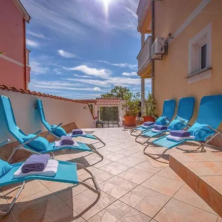Appartement 32 *